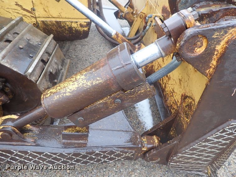 image for item DC3358 1987 Caterpillar D5H LGP dozer