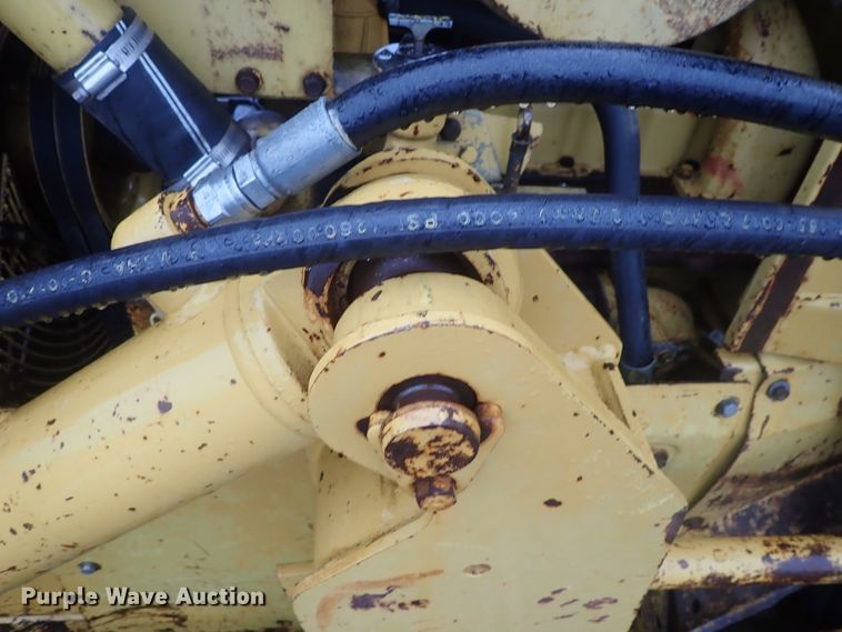 image for item DC3358 1987 Caterpillar D5H LGP dozer