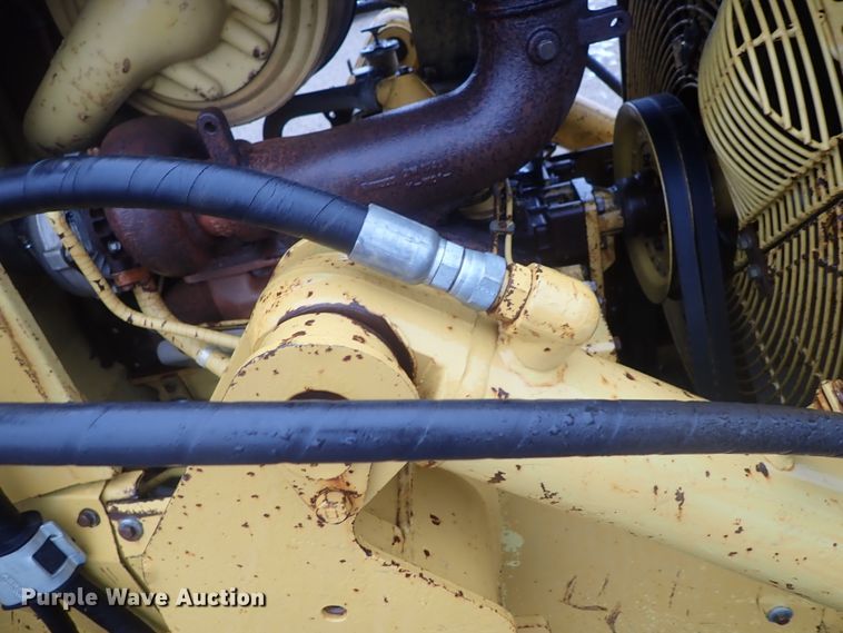 image for item DC3358 1987 Caterpillar D5H LGP dozer