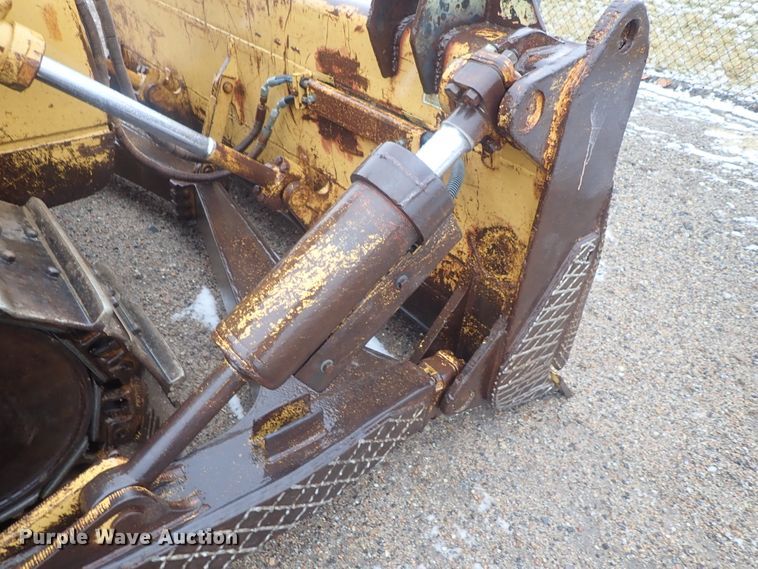 image for item DC3358 1987 Caterpillar D5H LGP dozer