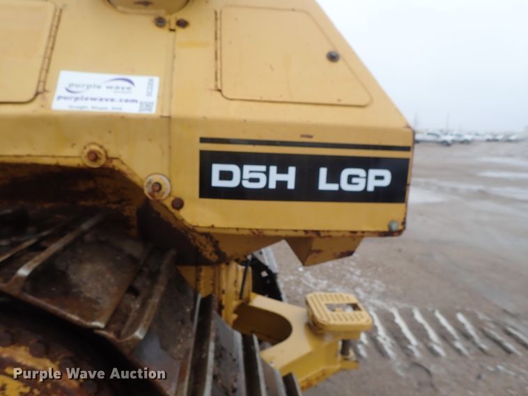 image for item DC3358 1987 Caterpillar D5H LGP dozer