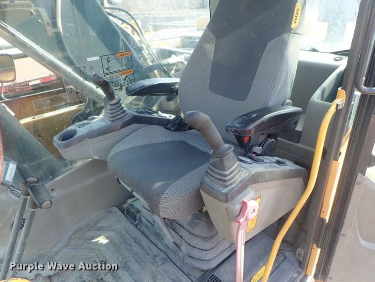 image for item DC3361 2010 Volvo EC210CL HD excavator