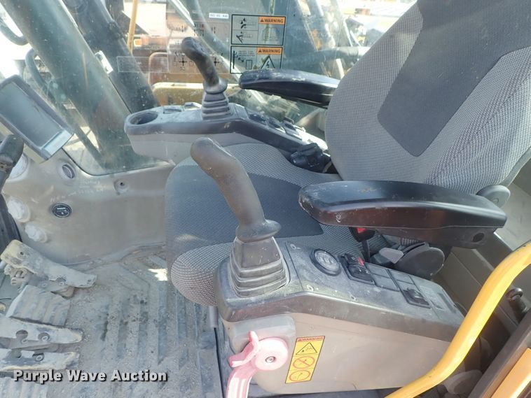 image for item DC3361 2010 Volvo EC210CL HD excavator