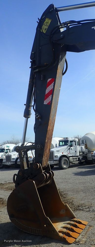 image for item DC3361 2010 Volvo EC210CL HD excavator