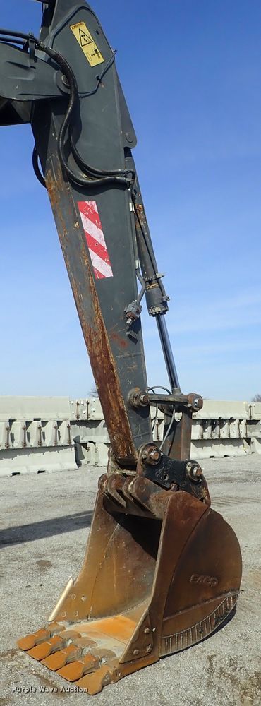 image for item DC3361 2010 Volvo EC210CL HD excavator