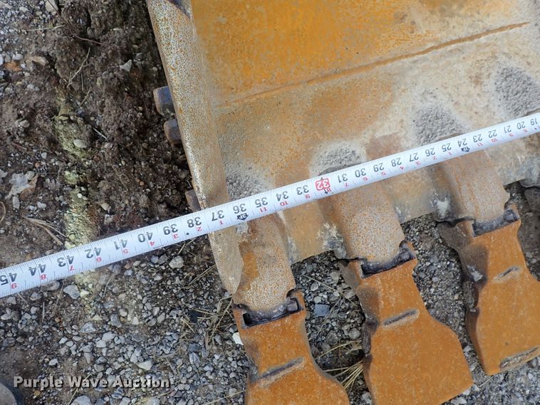 image for item DC3361 2010 Volvo EC210CL HD excavator