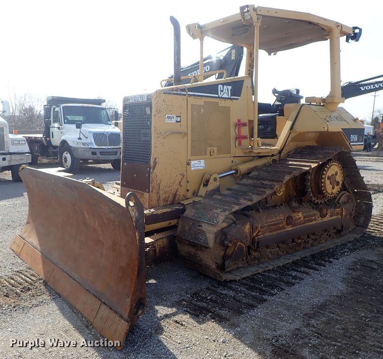 image for item DC3363 2004 Caterpillar D5N XL dozer