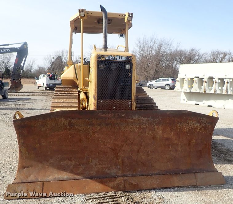 image for item DC3363 2004 Caterpillar D5N XL dozer