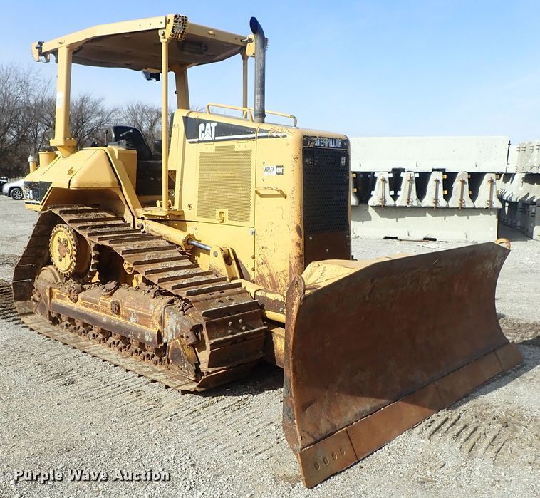 image for item DC3363 2004 Caterpillar D5N XL dozer