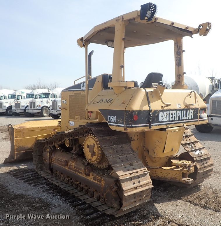 image for item DC3363 2004 Caterpillar D5N XL dozer