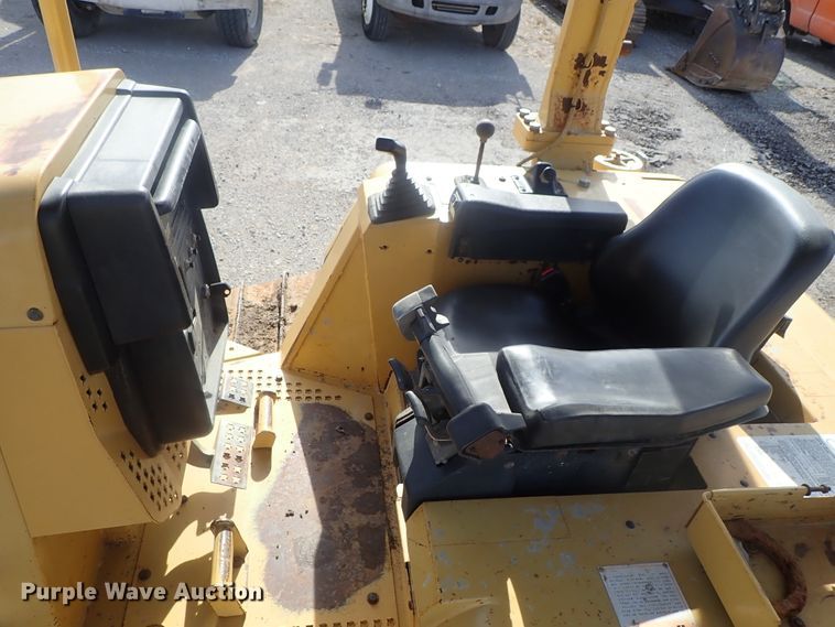 image for item DC3363 2004 Caterpillar D5N XL dozer