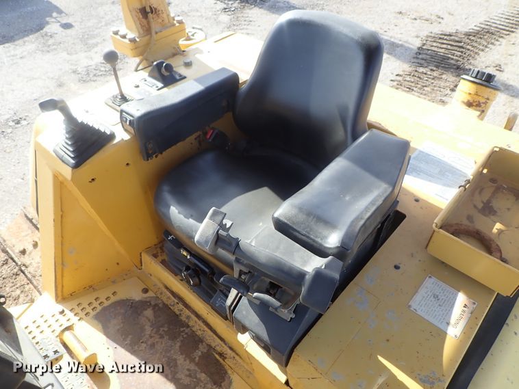 image for item DC3363 2004 Caterpillar D5N XL dozer