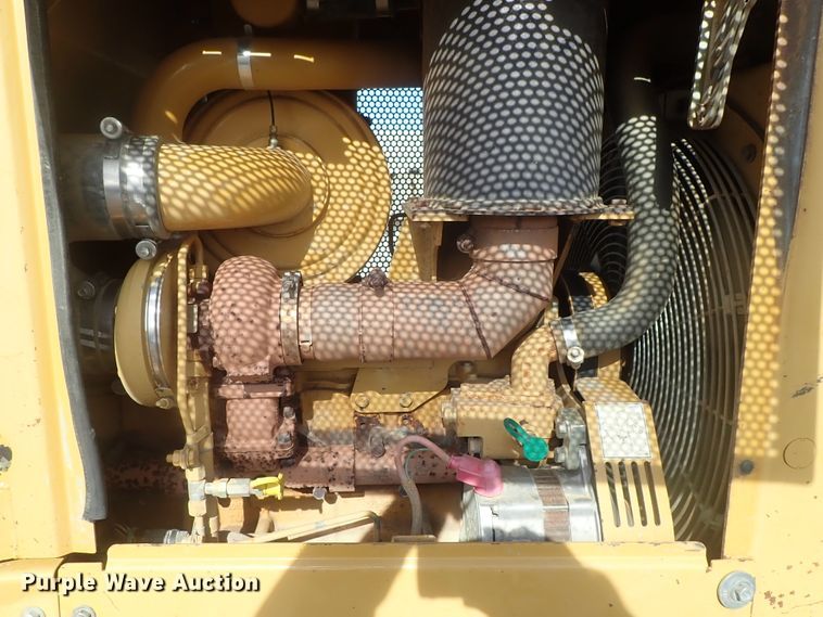 image for item DC3363 2004 Caterpillar D5N XL dozer