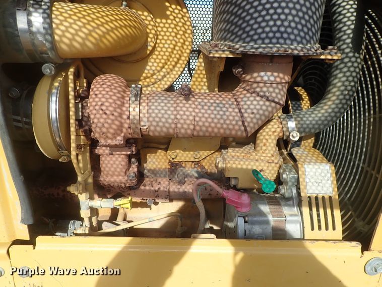 image for item DC3363 2004 Caterpillar D5N XL dozer