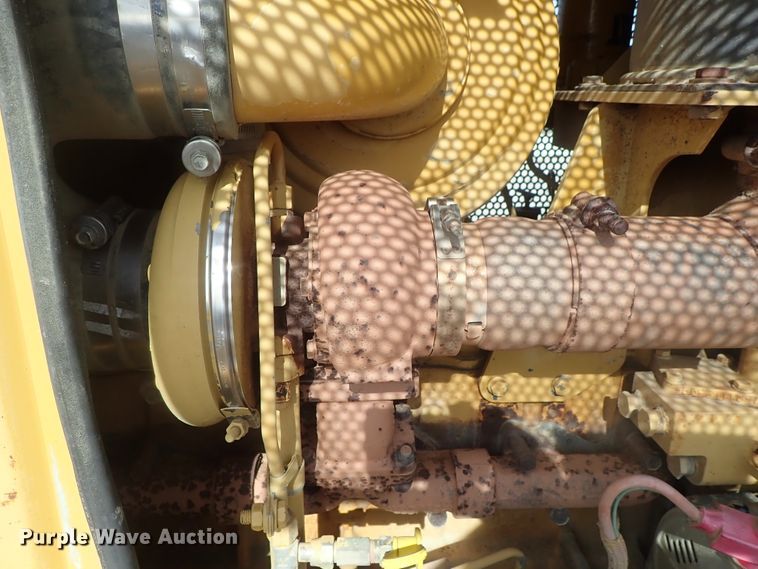 image for item DC3363 2004 Caterpillar D5N XL dozer