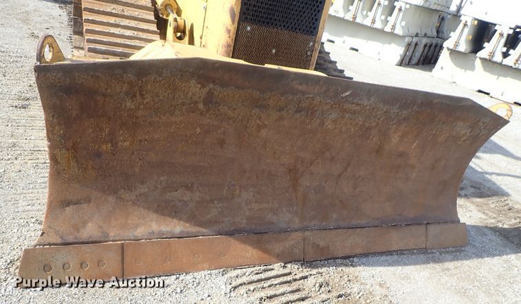 image for item DC3363 2004 Caterpillar D5N XL dozer