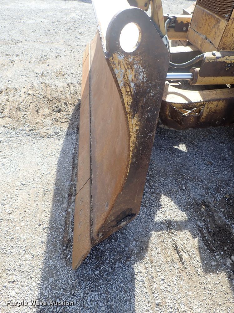 image for item DC3363 2004 Caterpillar D5N XL dozer