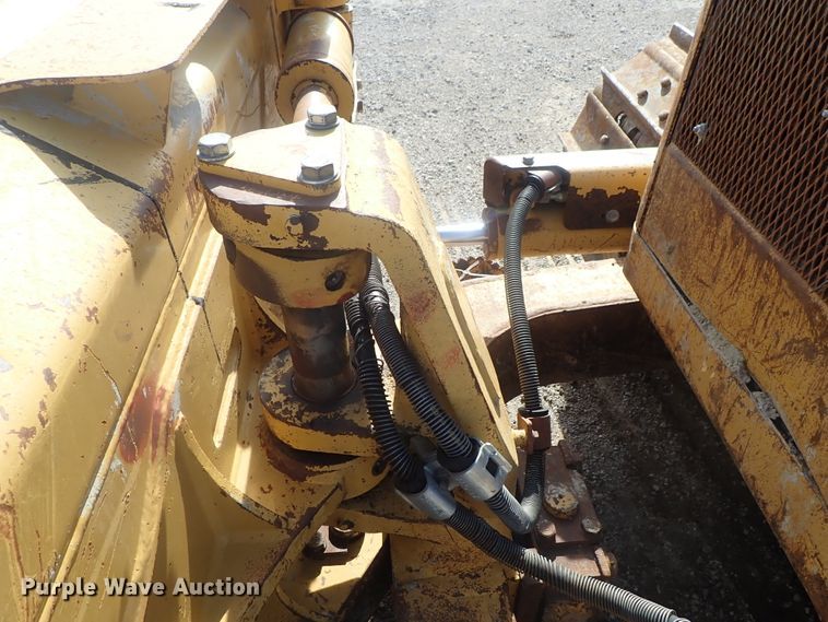 image for item DC3363 2004 Caterpillar D5N XL dozer