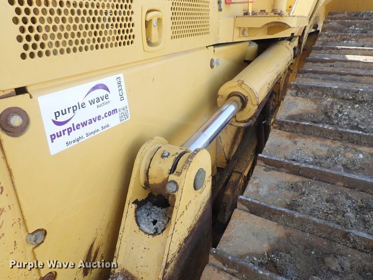 image for item DC3363 2004 Caterpillar D5N XL dozer