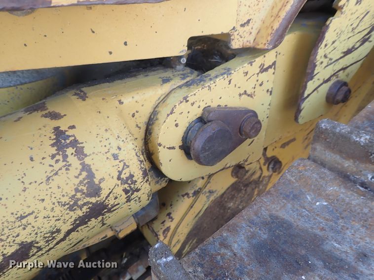 image for item DC3363 2004 Caterpillar D5N XL dozer