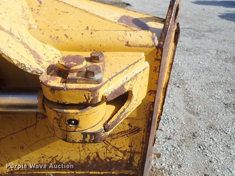 image for item DC3363 2004 Caterpillar D5N XL dozer