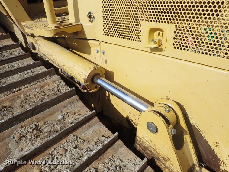 image for item DC3363 2004 Caterpillar D5N XL dozer