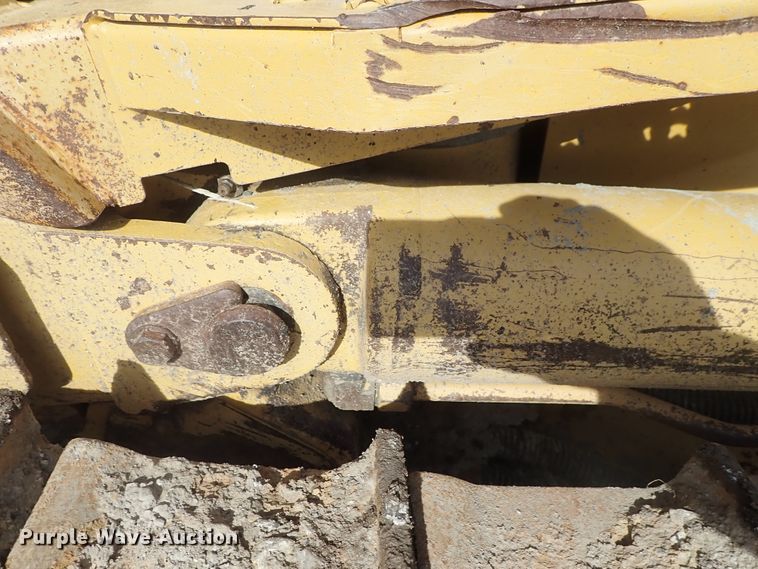 image for item DC3363 2004 Caterpillar D5N XL dozer