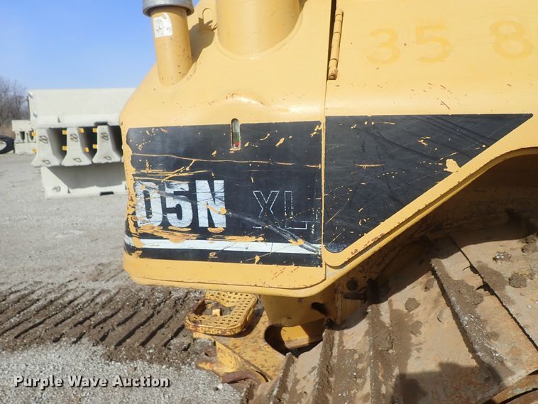 image for item DC3363 2004 Caterpillar D5N XL dozer