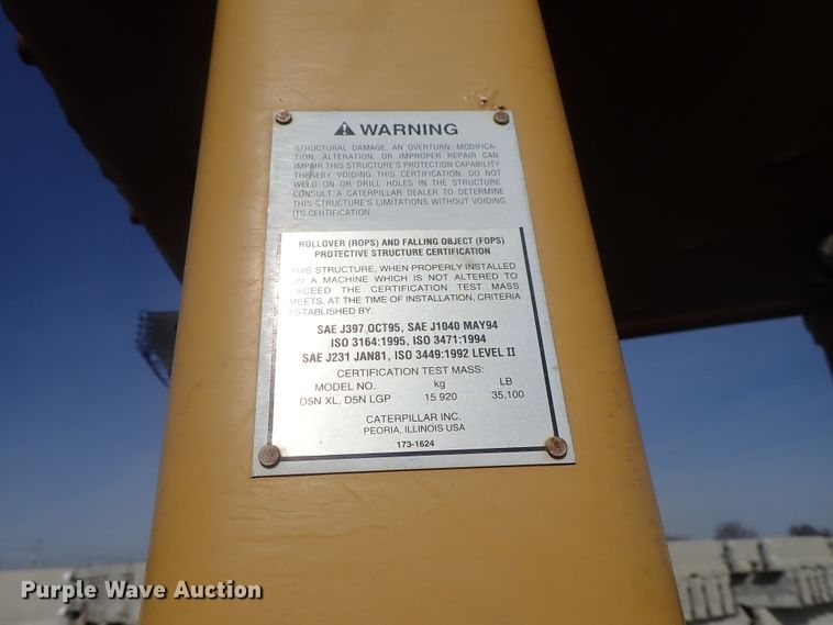 image for item DC3363 2004 Caterpillar D5N XL dozer
