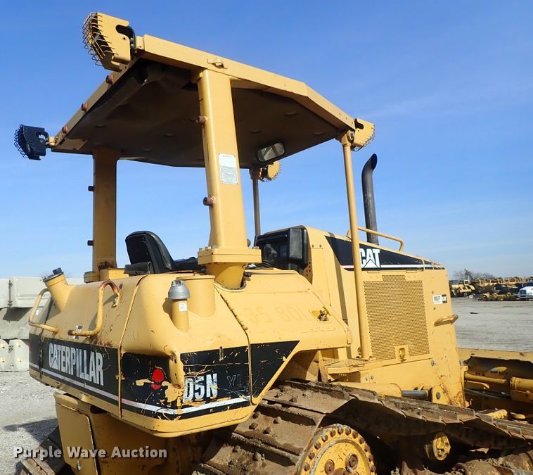 image for item DC3363 2004 Caterpillar D5N XL dozer