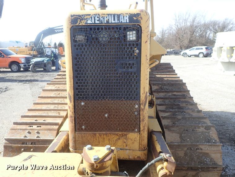 image for item DC3363 2004 Caterpillar D5N XL dozer