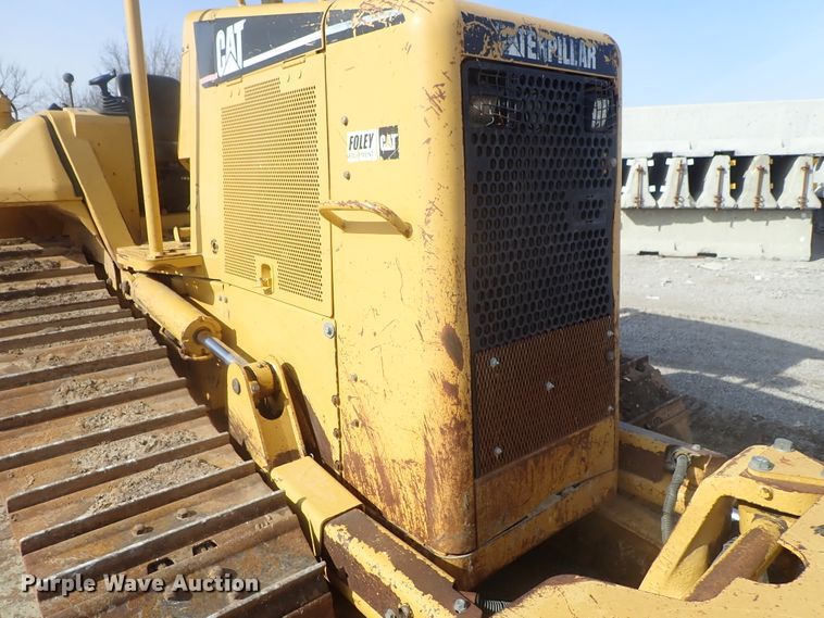 image for item DC3363 2004 Caterpillar D5N XL dozer