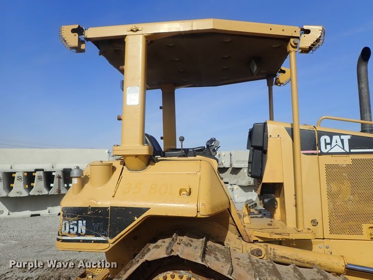 image for item DC3363 2004 Caterpillar D5N XL dozer