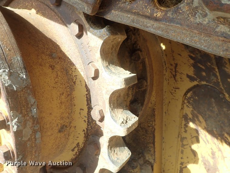 image for item DC3363 2004 Caterpillar D5N XL dozer