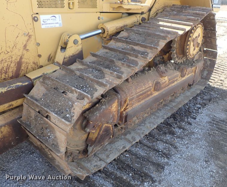 image for item DC3363 2004 Caterpillar D5N XL dozer