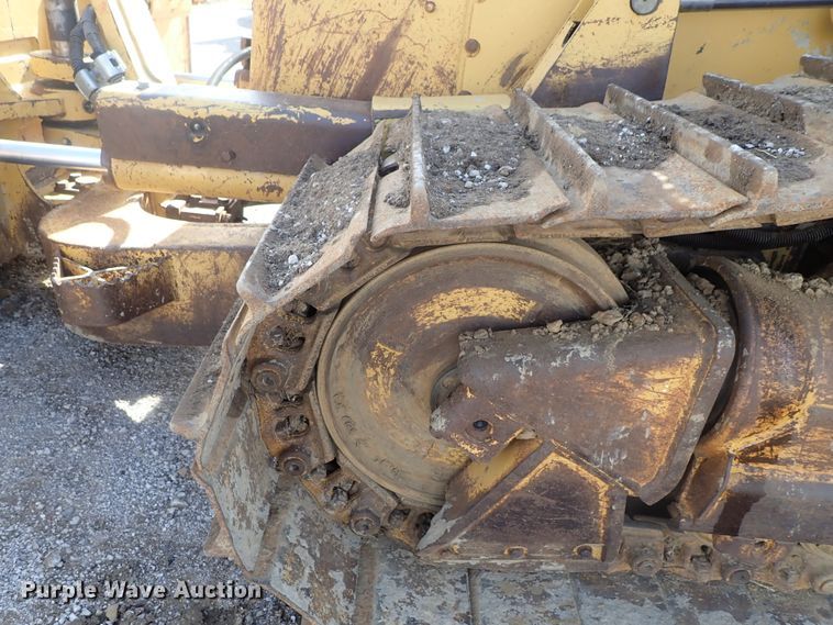 image for item DC3363 2004 Caterpillar D5N XL dozer