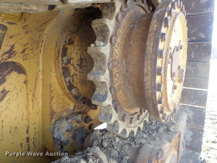 image for item DC3363 2004 Caterpillar D5N XL dozer