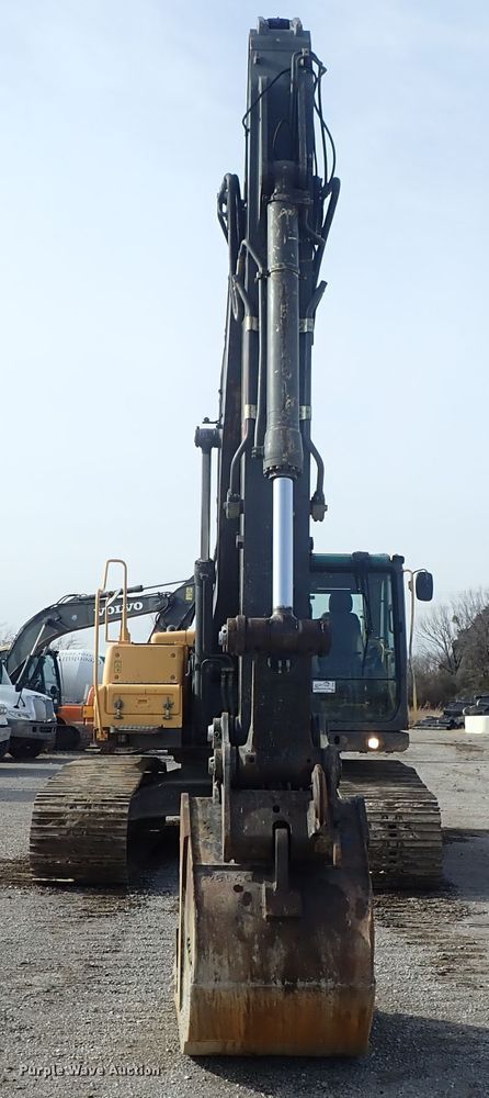 image for item DC3364 2007 Volvo EC240CLQC excavator