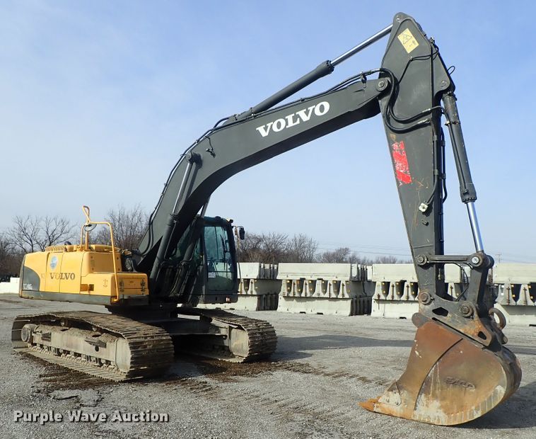 image for item DC3364 2007 Volvo EC240CLQC excavator