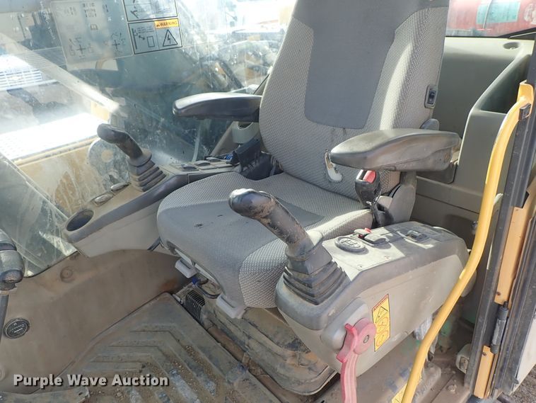 image for item DC3364 2007 Volvo EC240CLQC excavator