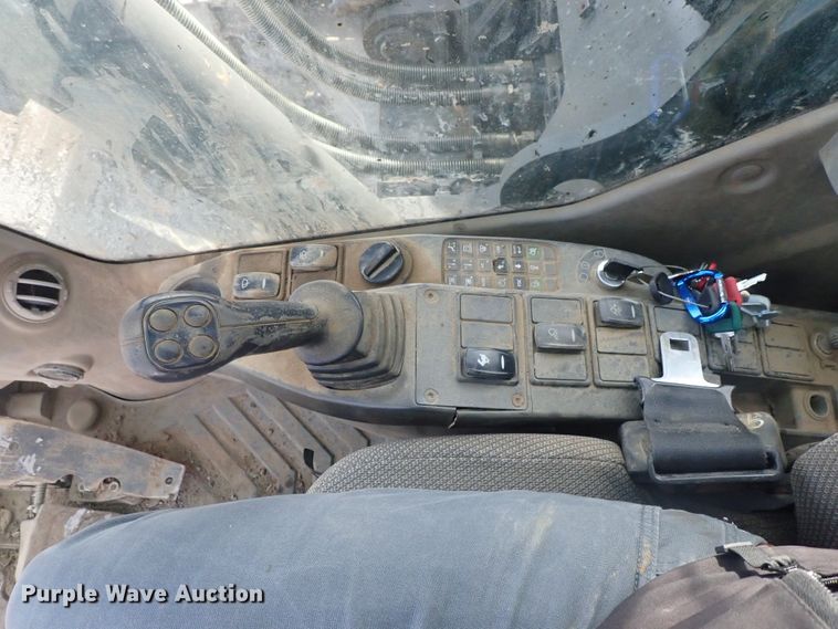 image for item DC3364 2007 Volvo EC240CLQC excavator