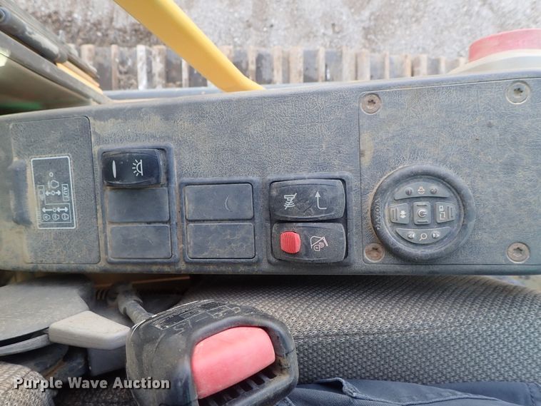 image for item DC3364 2007 Volvo EC240CLQC excavator