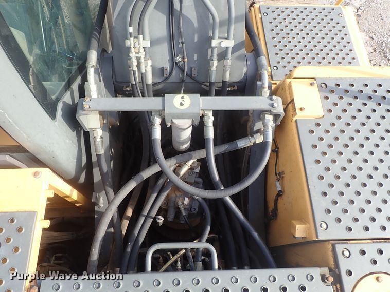 image for item DC3364 2007 Volvo EC240CLQC excavator