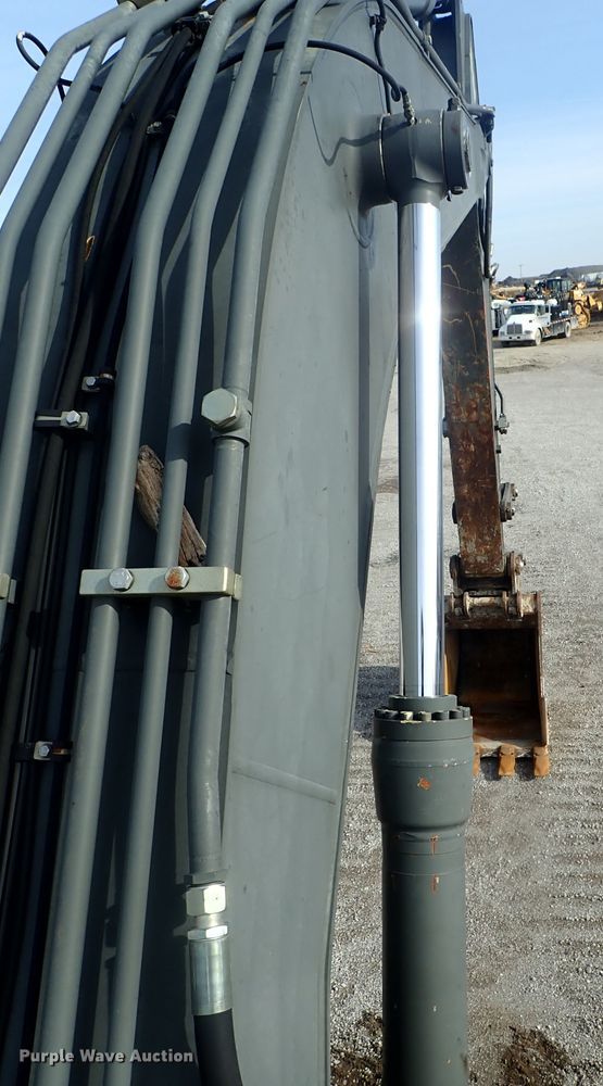 image for item DC3364 2007 Volvo EC240CLQC excavator