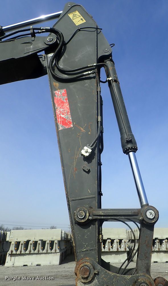 image for item DC3364 2007 Volvo EC240CLQC excavator