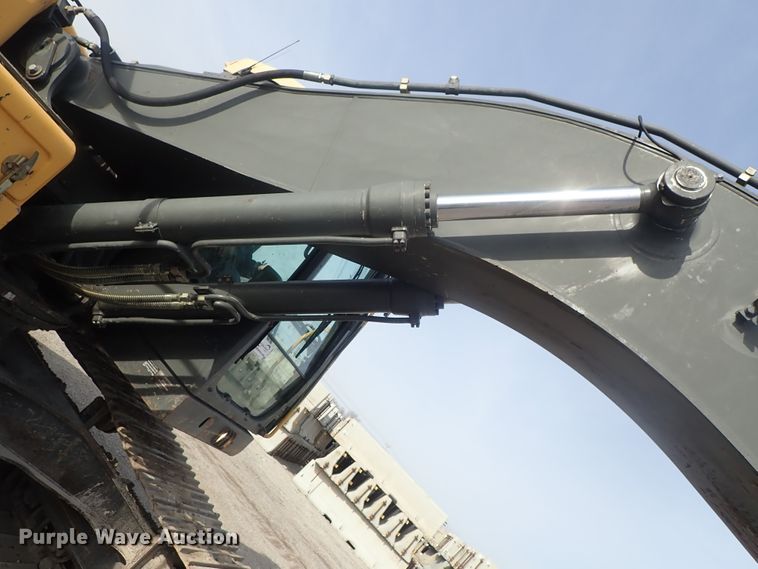 image for item DC3364 2007 Volvo EC240CLQC excavator