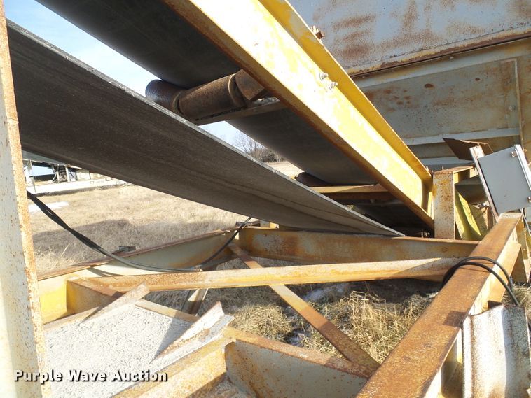 image for item DD1959 Conveyor and hopper bin