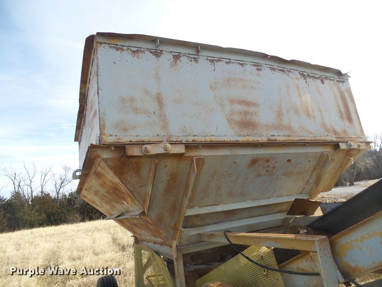 image for item DD1959 Conveyor and hopper bin