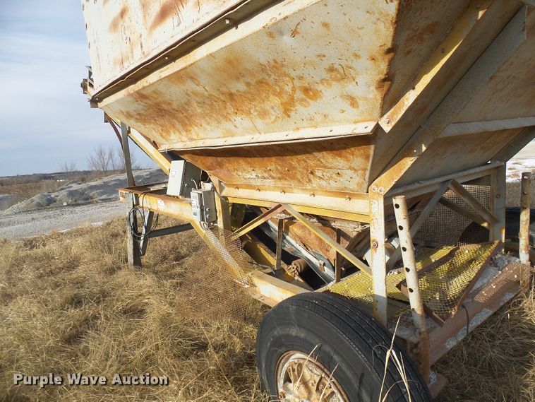 image for item DD1959 Conveyor and hopper bin