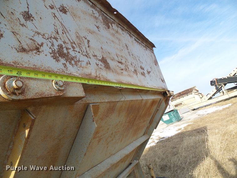 image for item DD1959 Conveyor and hopper bin